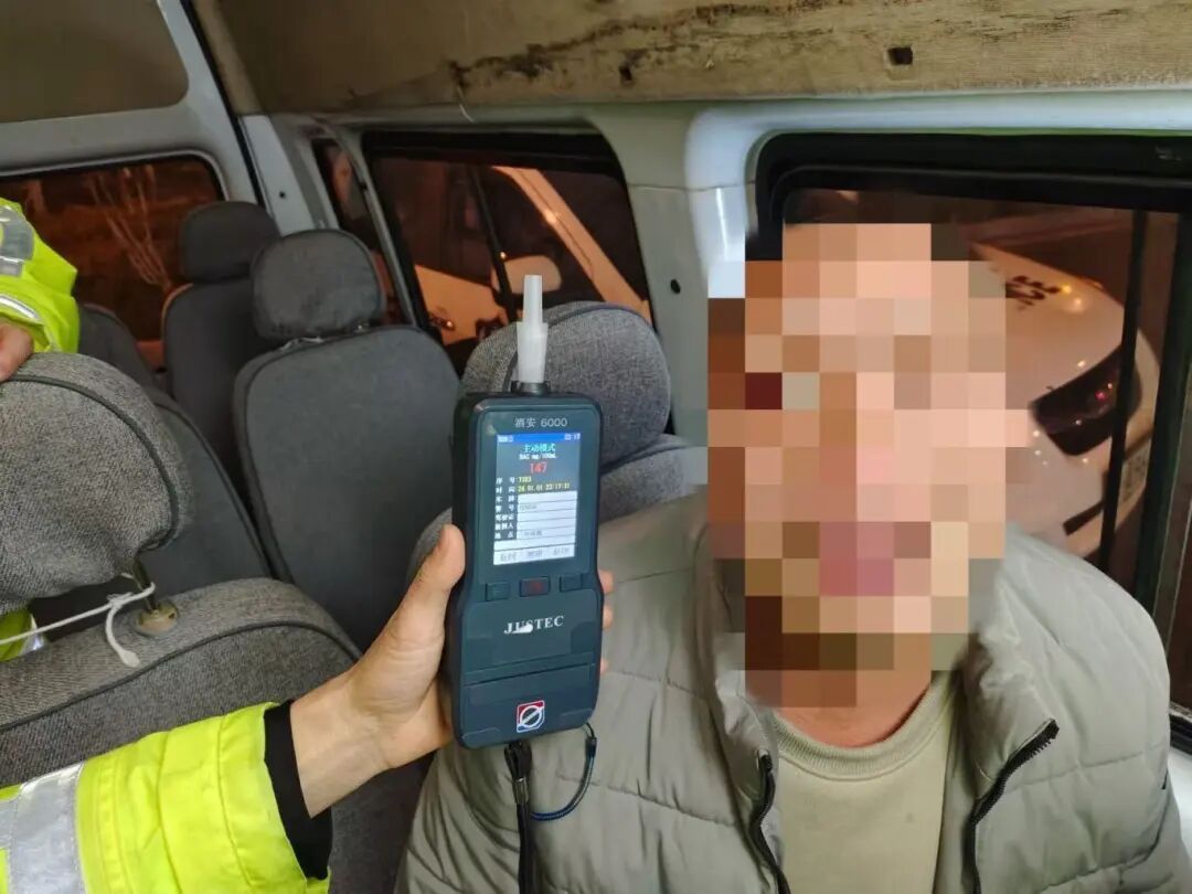 酒驾上路，蒙混过不了关！