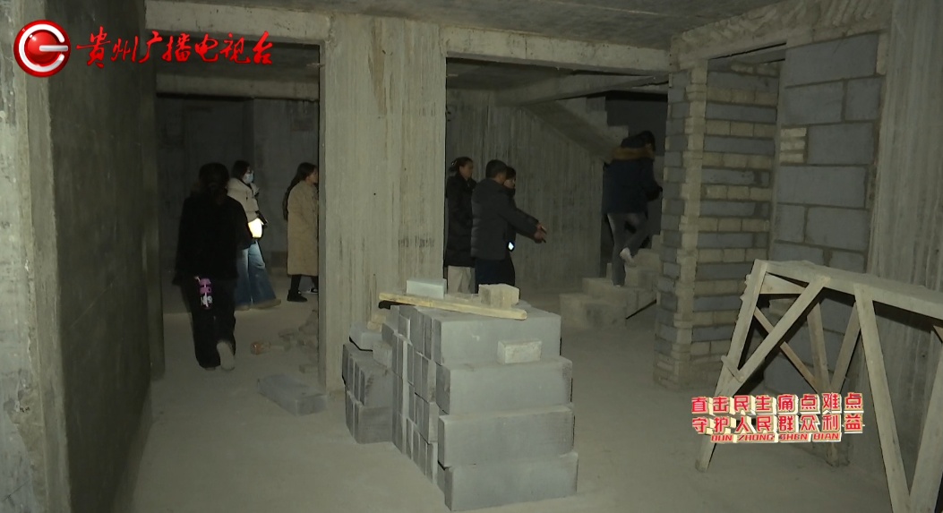 贵阳一小区停车场出现“暗门”，打开后竟发现……业主：牵扯到33层楼住户的安全！