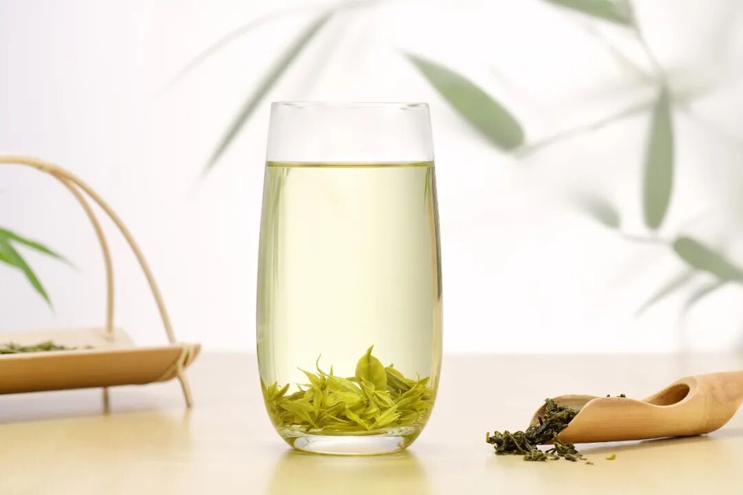 为什么医生常让多喝水？能改善多种健康问题，好处真不少