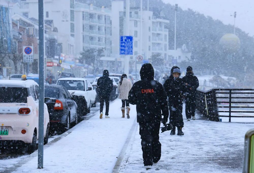 烟台、威海出圈了!网友:“这就是‘雪窝子’的含金量” 烟台、威海出圈了!网友:“这就是‘雪窝子’的含金量”