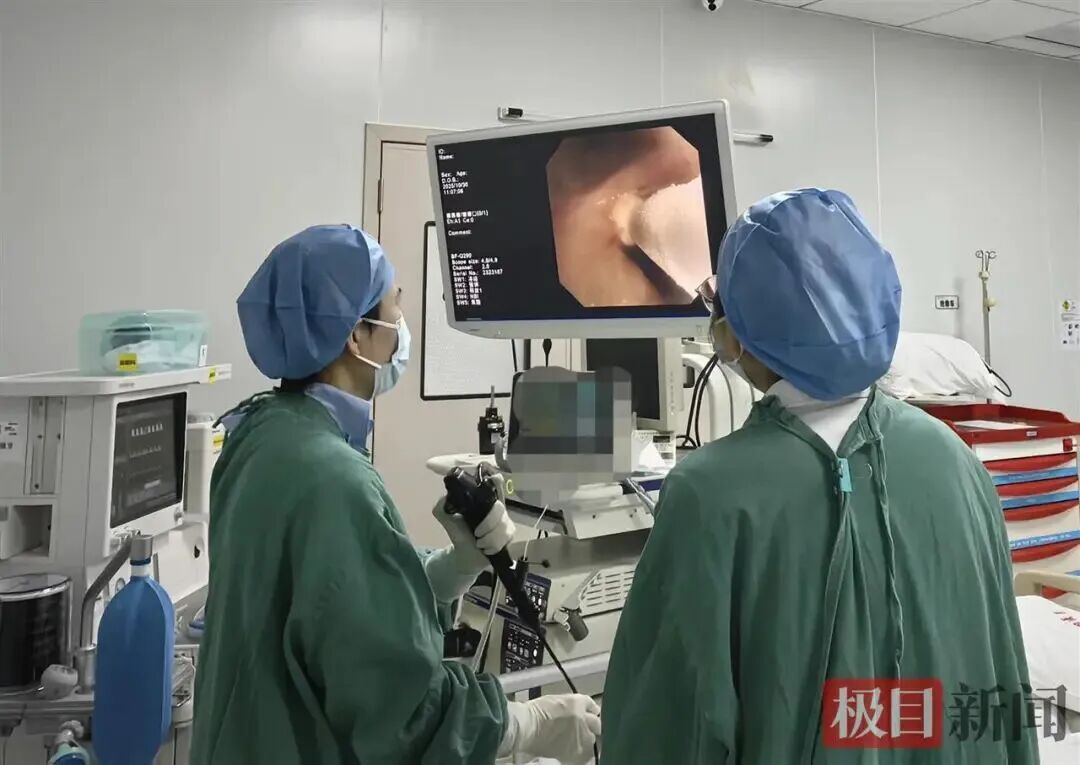 女大学生染上怪病咳嗽两年,这个坏习惯很多人都有,一定要改掉...... 女大学生染上怪病咳嗽两年,这个坏习惯很多人都有,一定要改掉......