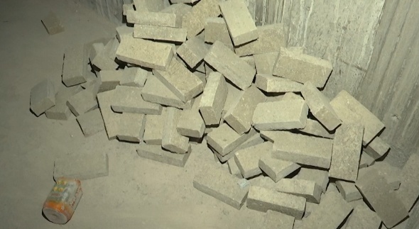 贵阳一小区停车场出现“暗门”，打开后竟发现……业主：牵扯到33层楼住户的安全！