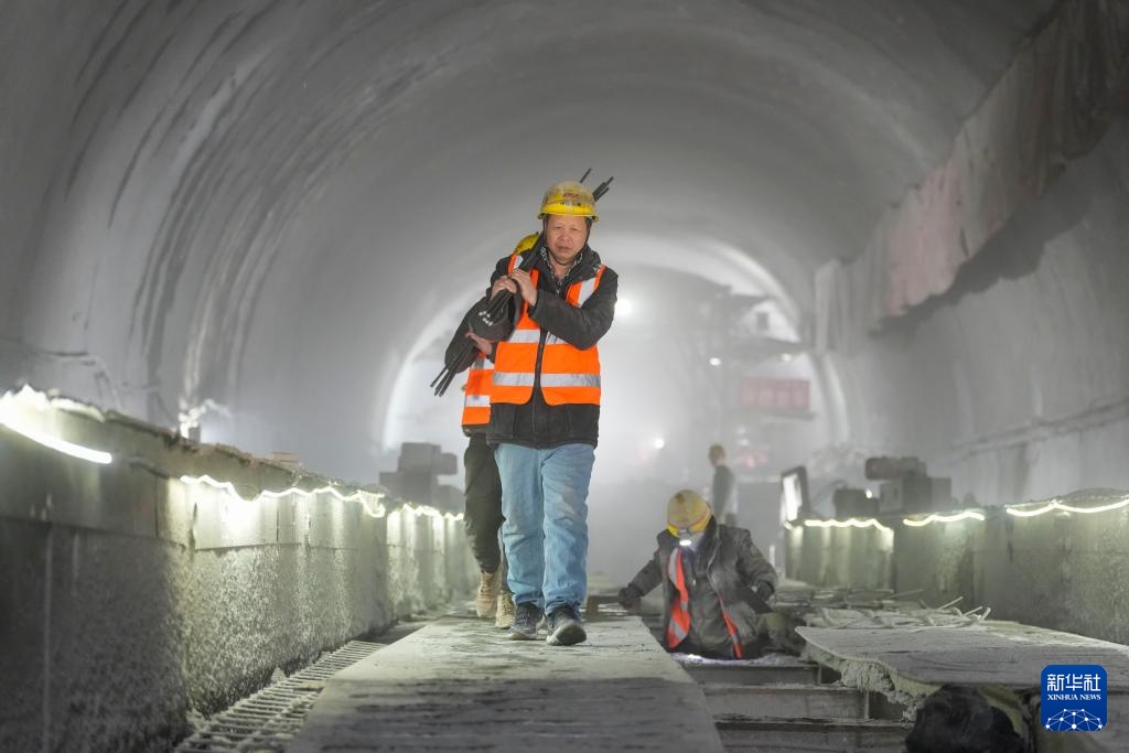 雄忻高铁北太行山隧道全线贯通 雄忻高铁北太行山隧道全线贯通