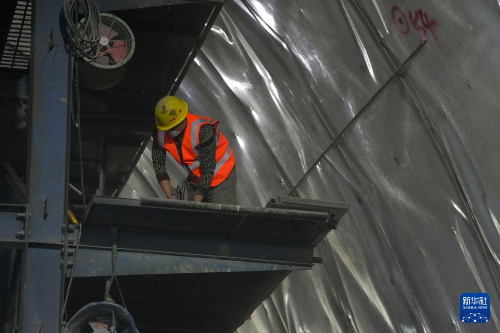 雄忻高铁北太行山隧道全线贯通 雄忻高铁北太行山隧道全线贯通