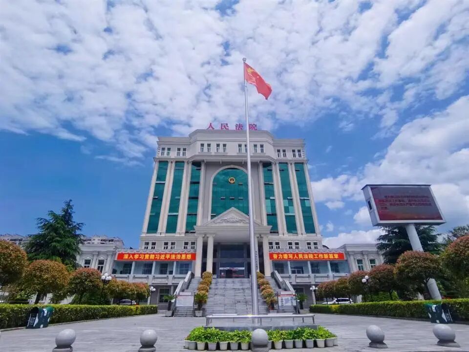 男乘客不满女司机搭话,一巴掌打下去,赔了2万元 男乘客不满女司机搭话,一巴掌打下去,赔了2万元