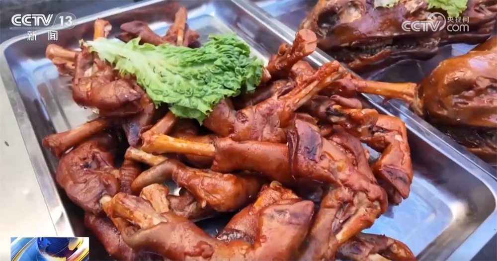 各地“年货市场+特色市集”火热开启 “年经济”热度蔓延涌动消费活力