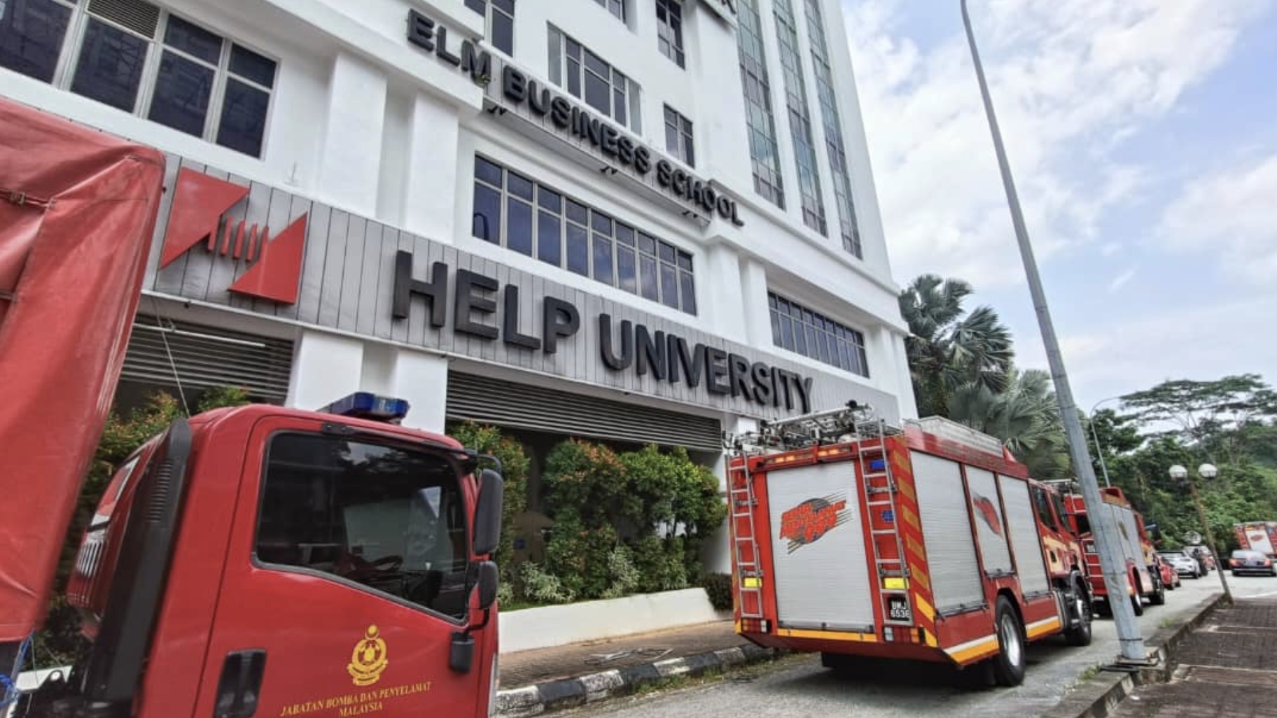 马来西亚一私立大学校园发生爆炸 已致1死9伤 马来西亚一私立大学校园发生爆炸 已致1死9伤