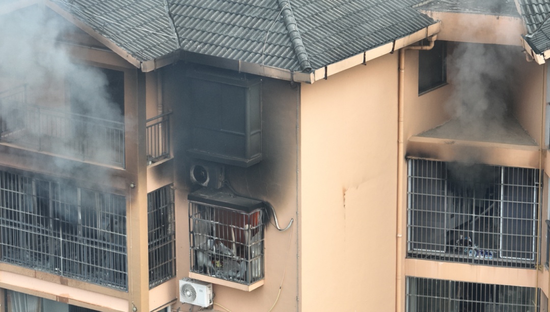 送娃上学，回家后损失近10万！“元凶”竟是充电器