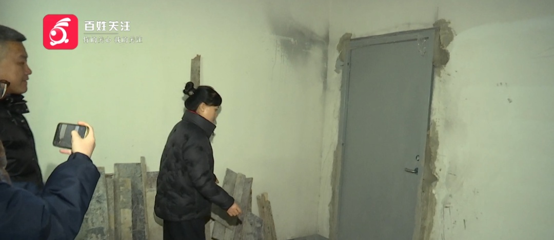 贵阳一小区停车场出现“暗门”，打开后竟发现……业主：牵扯到33层楼住户的安全！