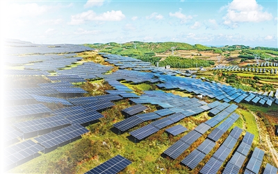 人民日报整版聚焦：坚持“双碳”引领，推动全面绿色转型