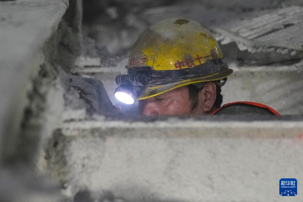 雄忻高铁北太行山隧道全线贯通 雄忻高铁北太行山隧道全线贯通