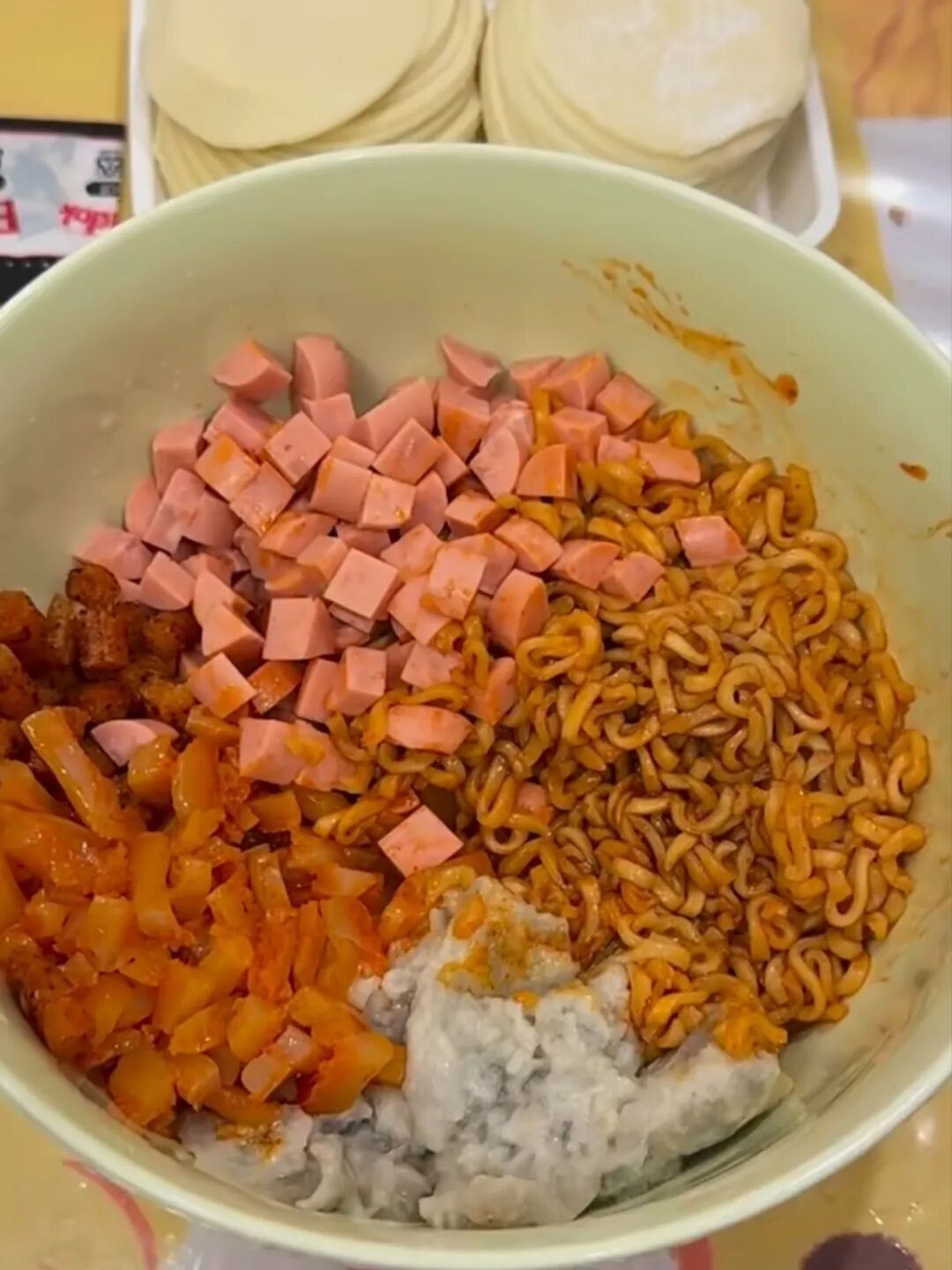 当大学生学会了蒸馒头什么巧克力、辣条就都加入进去了!!! 当大学生学会了蒸馒头什么巧克力、辣条就都加入进去了!!!