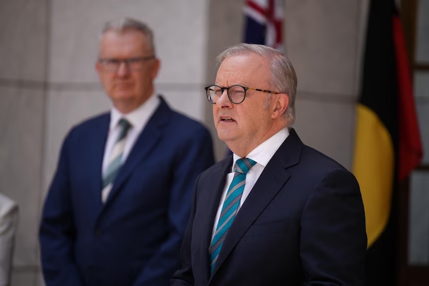 澳大利亚将于22日举行全国哀悼 悼念邦迪海滩恐袭遇难者 澳大利亚将于22日举行全国哀悼 悼念邦迪海滩恐袭遇难者