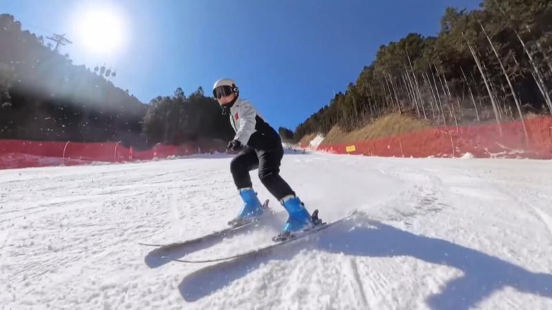 江西靖安：解锁南方高级雪道体验 赣北小城闯出冰雪经济新路