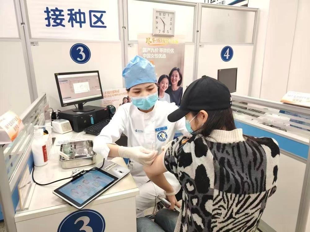 抓住HPV疫苗接种的“黄金”时机 让病毒“无处可逃” 抓住HPV疫苗接种的“黄金”时机 让病毒“无处可逃”