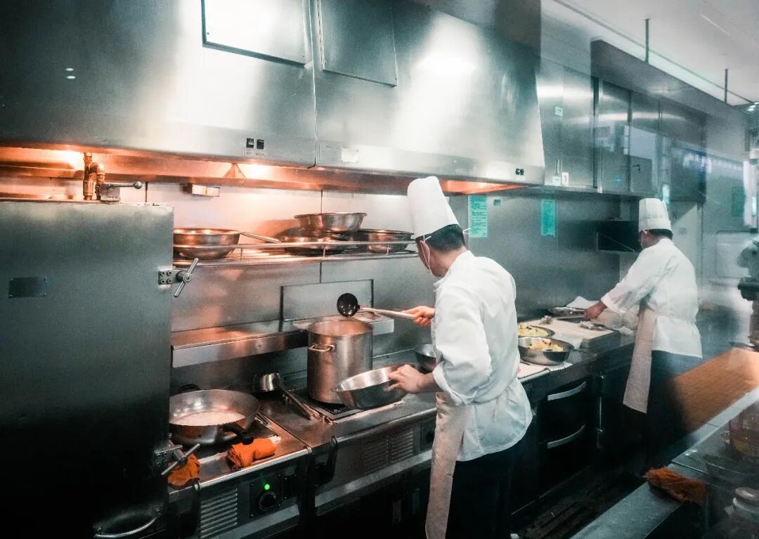 赫赫有名的"移动大饭店"打烊!上海人集体送别,现炒本帮菜成独家回忆… 赫赫有名的"移动大饭店"打烊!上海人集体送别,现炒本帮菜成独家回忆…