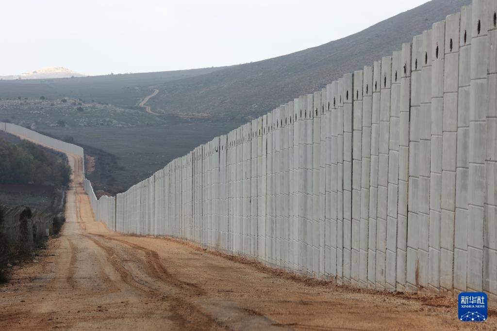 以色列在以黎边境地区修建隔离墙