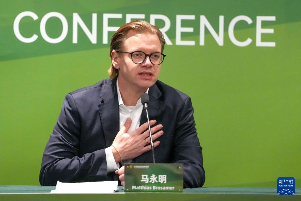 北京国安新任体育总经理和一线队主教练亮相工体 北京国安新任体育总经理和一线队主教练亮相工体