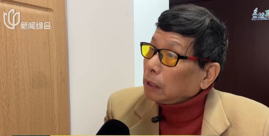 上海一业主抗议：不交钱，还有理了？"肇事"爷叔喊冤：她和我作对！