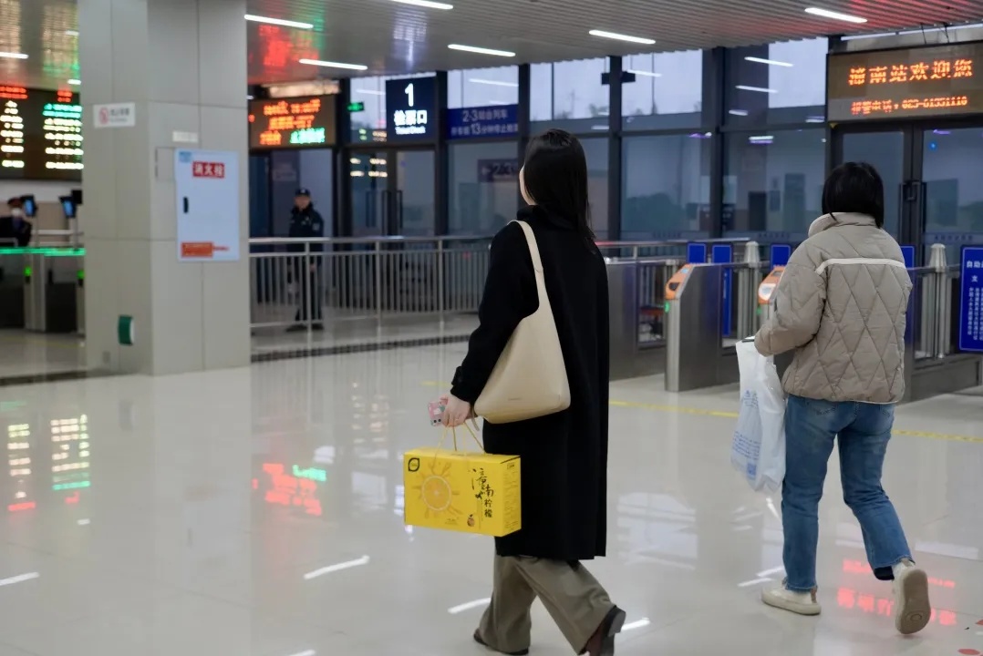 车站安检仪扫出大量“罐罐”，看完又心动了……