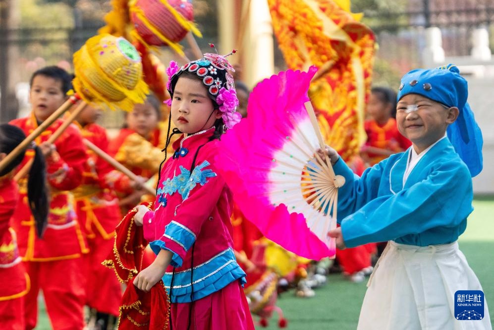 湖南益阳：南县地花鼓进校园