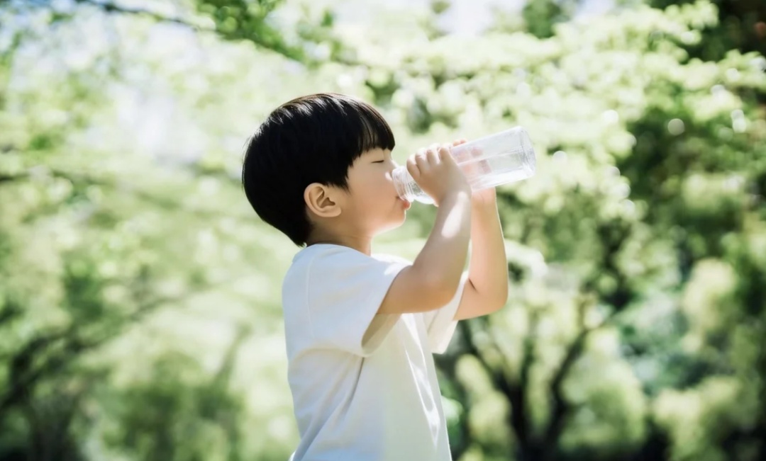 解锁“多喝水”的正确打开方式:不仅有益健康,还能规避风险! 解锁“多喝水”的正确打开方式:不仅有益健康,还能规避风险!
