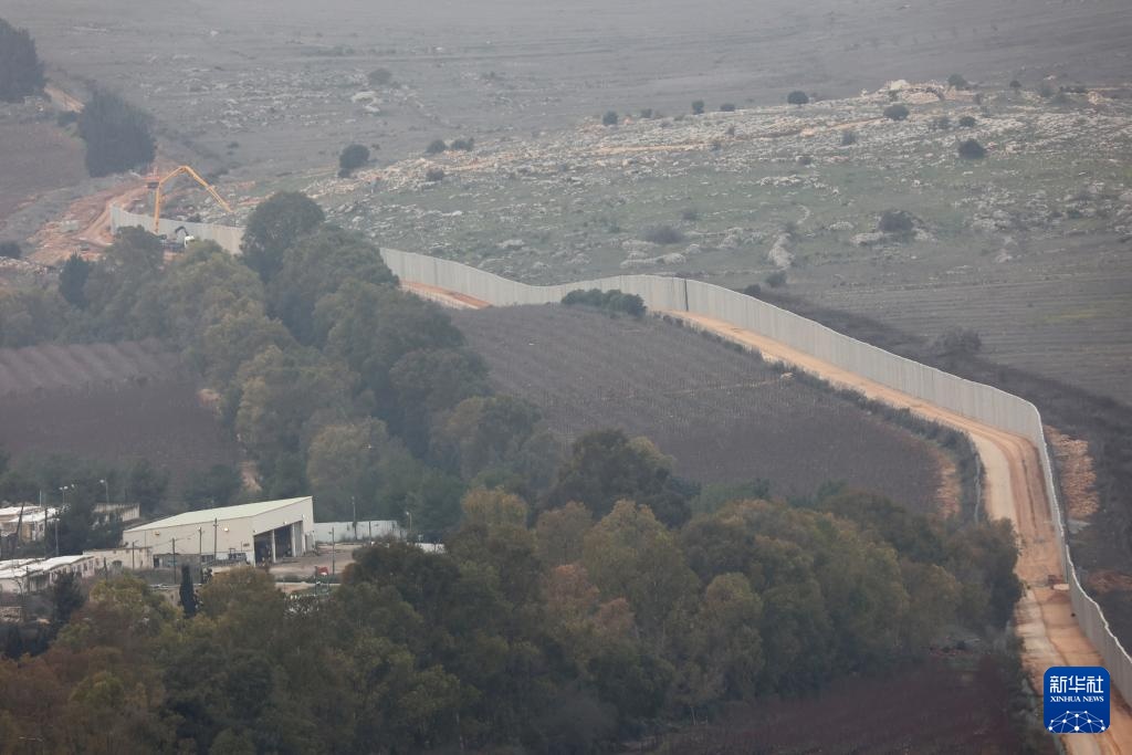 以色列在以黎边境地区修建隔离墙