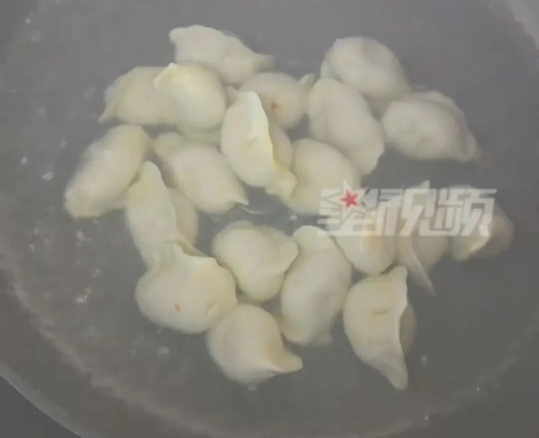 光打包就用了1小时！沪一女子收到妈妈寄的120个饺子，开箱瞬间落泪…