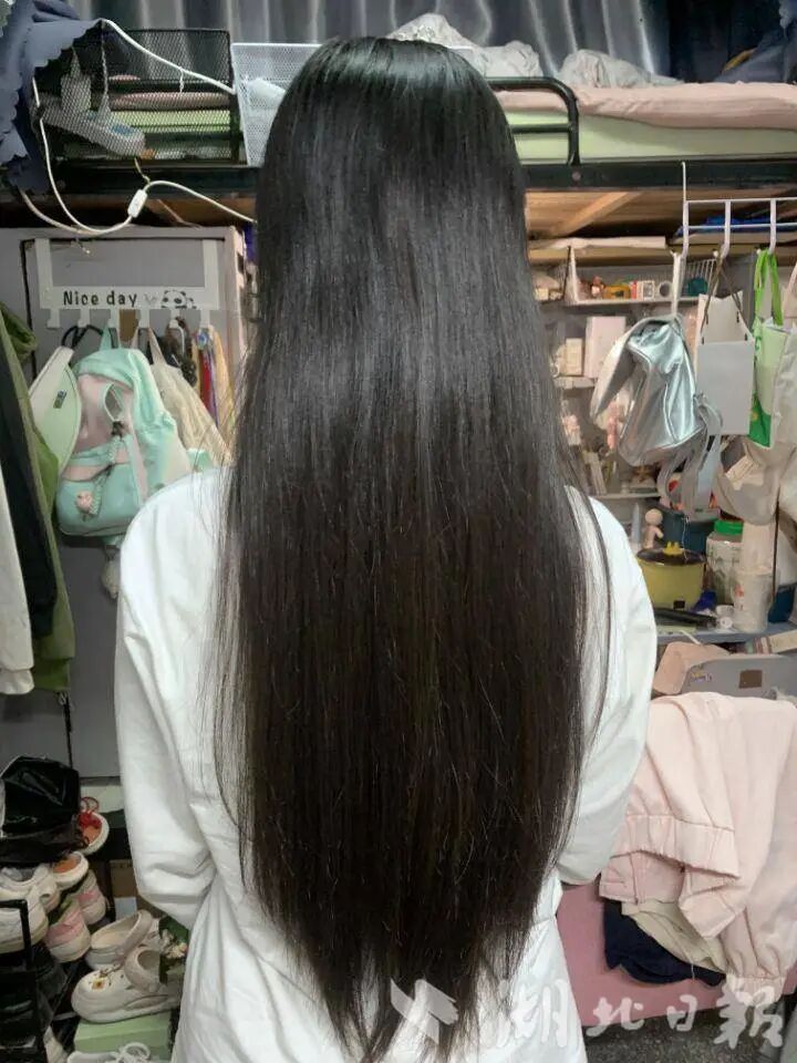 她,剪掉37厘米长发…… 她,剪掉37厘米长发……