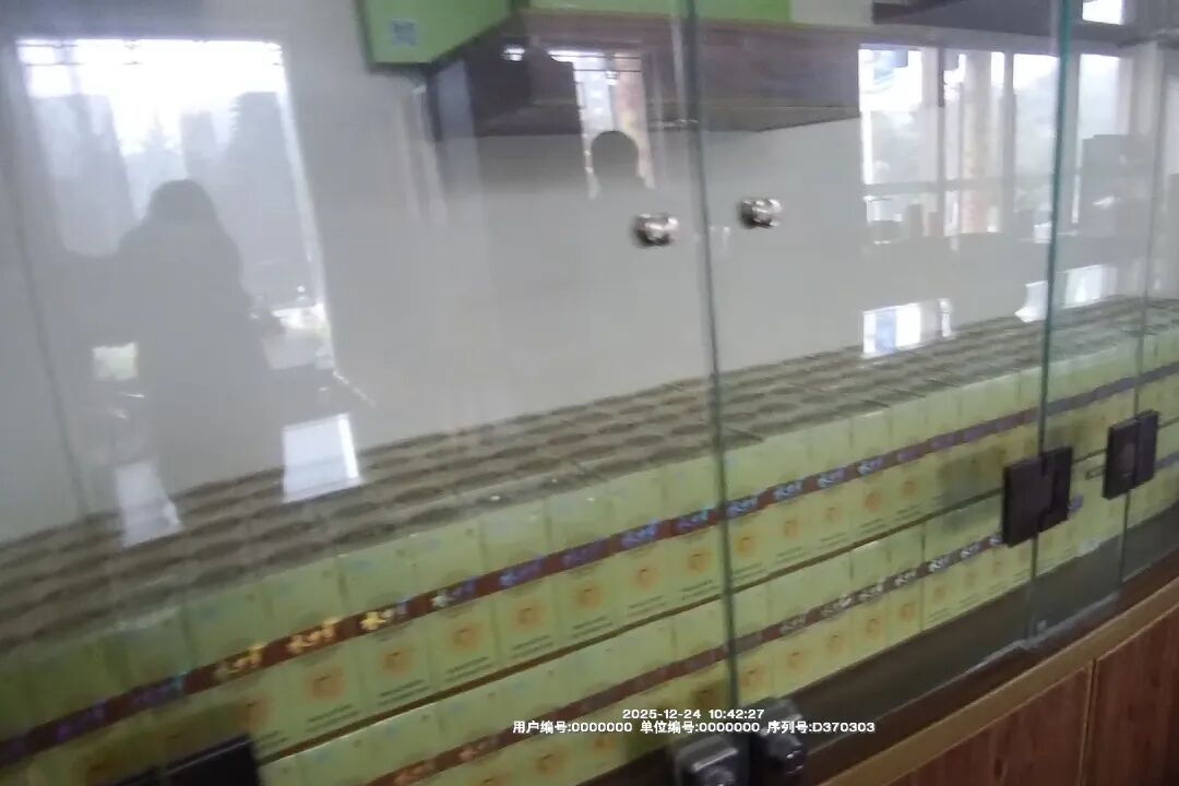 上海警方乔装潜伏犯罪团伙,多地凌晨同步抓捕,72人落网! 上海警方乔装潜伏犯罪团伙,多地凌晨同步抓捕,72人落网!