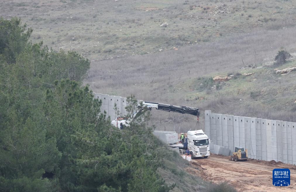 以色列在以黎边境地区修建隔离墙