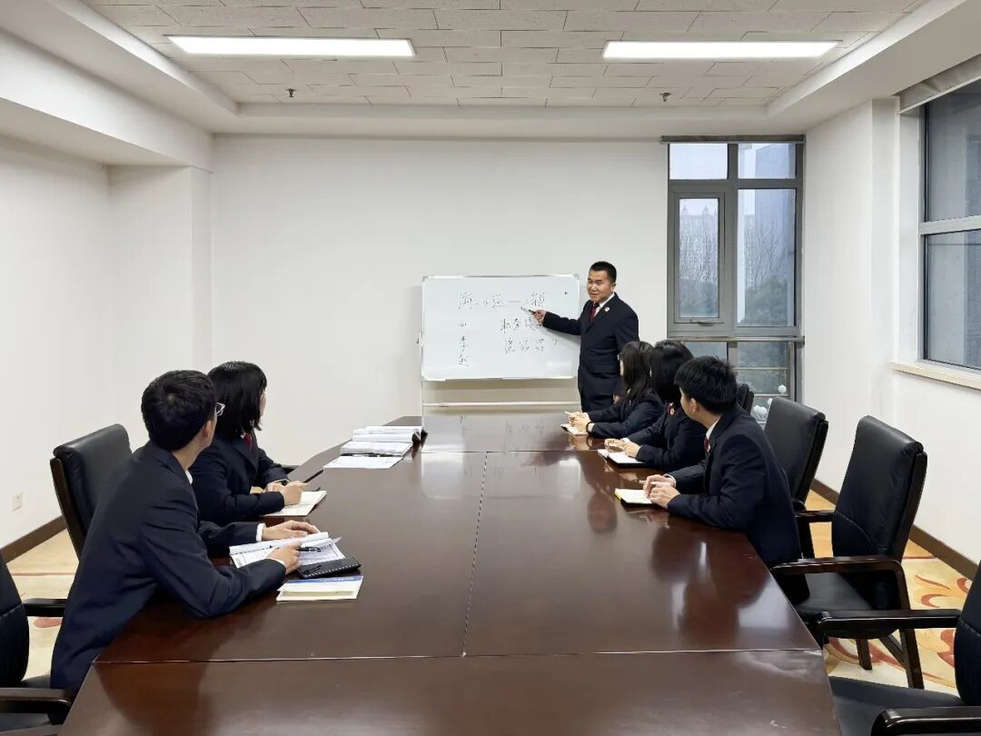 公司“内鬼”偷走520余吨相片纸当废品卖，究竟该定何罪？