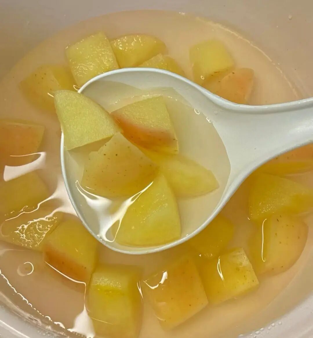 蒸苹果、烤苹果、煮苹果水……苹果成了冬季顶流“养生果”?辨体质而食才养人 蒸苹果、烤苹果、煮苹果水……苹果成了冬季顶流“养生果”?辨体质而食才养人