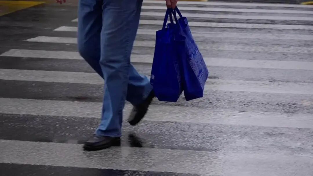 雨天“夺命白线”,上海多人因此受伤!最新消息:全城整改! 雨天“夺命白线”,上海多人因此受伤!最新消息:全城整改!