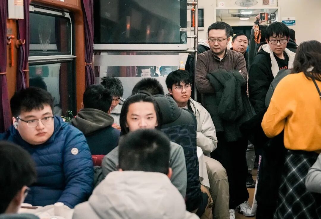 赫赫有名的"移动大饭店"打烊!上海人集体送别,现炒本帮菜成独家回忆… 赫赫有名的"移动大饭店"打烊!上海人集体送别,现炒本帮菜成独家回忆…