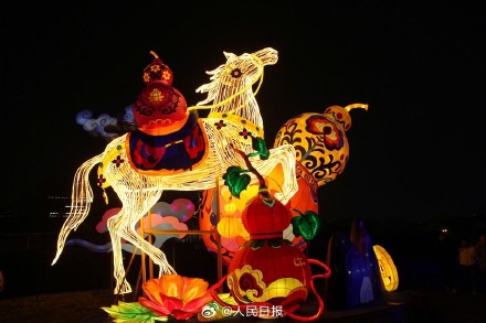 好漂亮！多地年味花灯陆续上线了