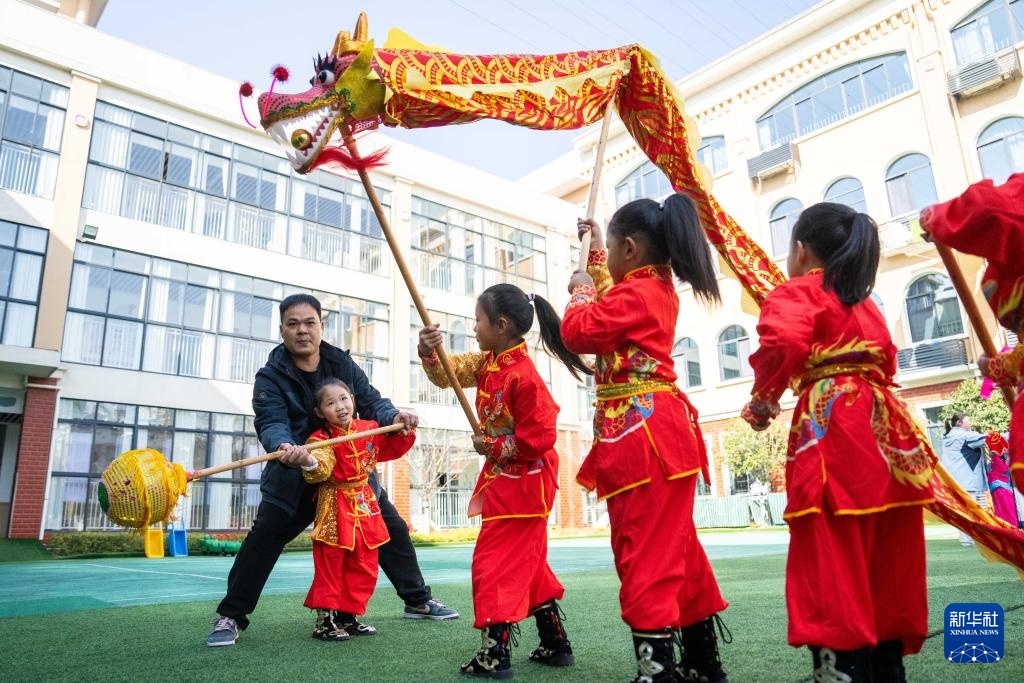 湖南益阳：南县地花鼓进校园