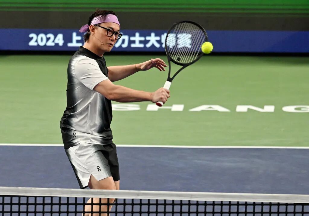 周杰伦登上澳网赛场，为何网球项目成了文艺明星圈“顶流”？