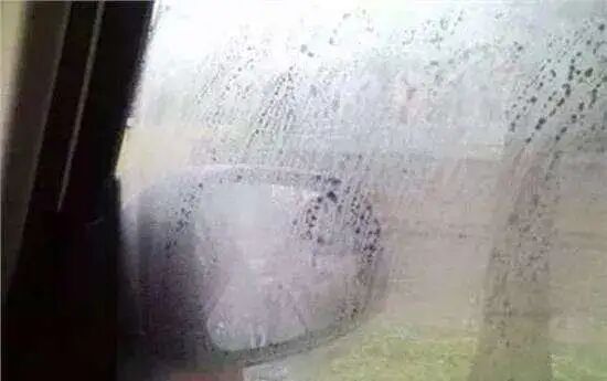 了解后窗“电阻丝”用途，“寒冷季”去霜轻松搞定！