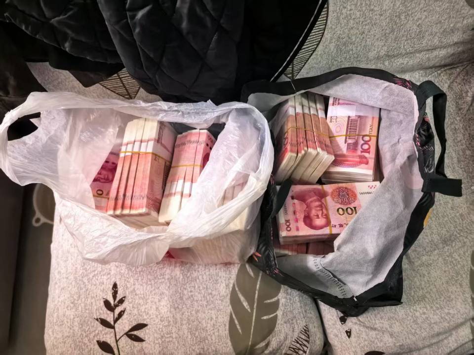 “别耽误我发财！”长沙女子网上认识“军人”男友，取现65万准备投资，警方及时拦截