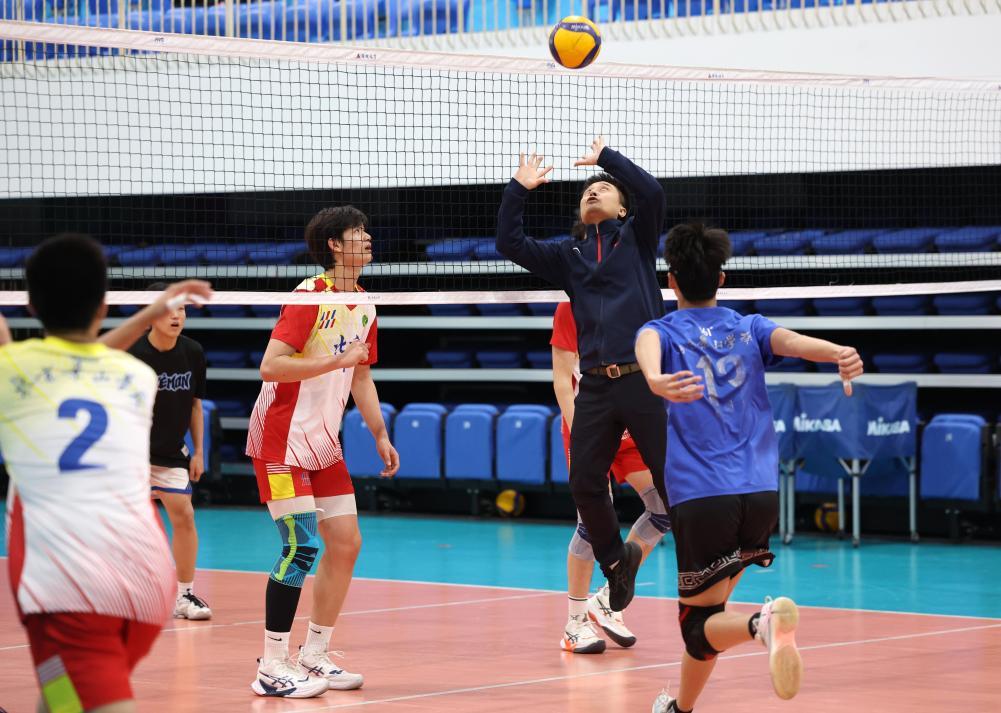 追光丨这支校园男排如何实现“7年8冠”？