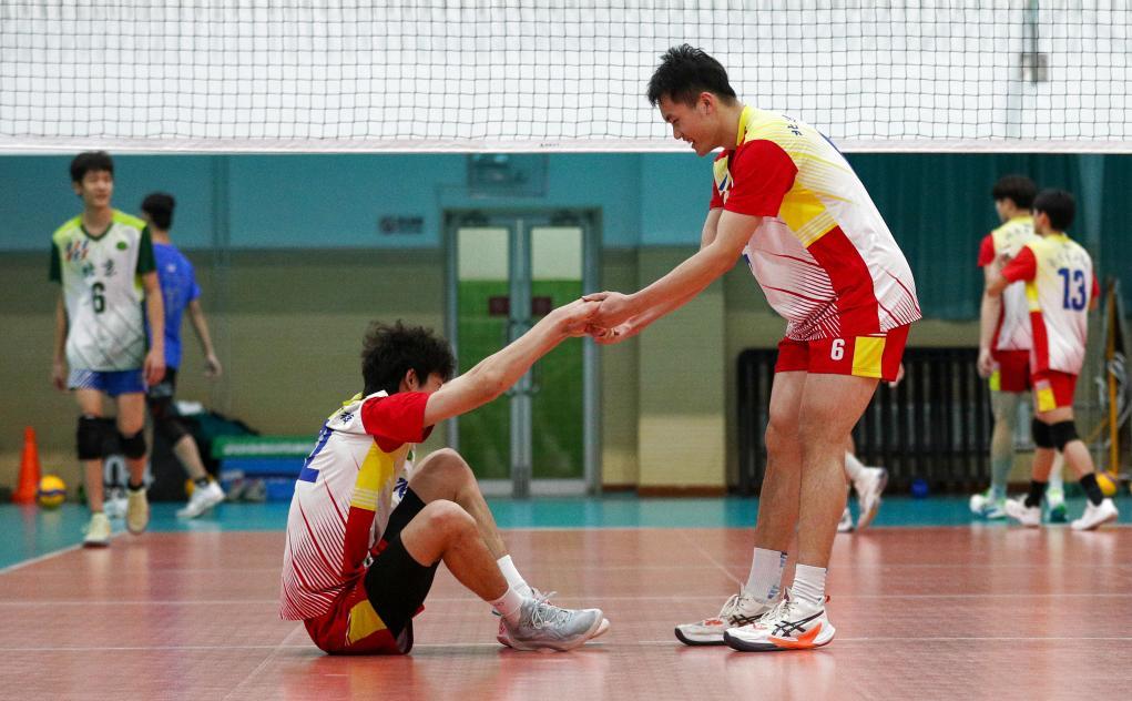 追光丨这支校园男排如何实现“7年8冠”？