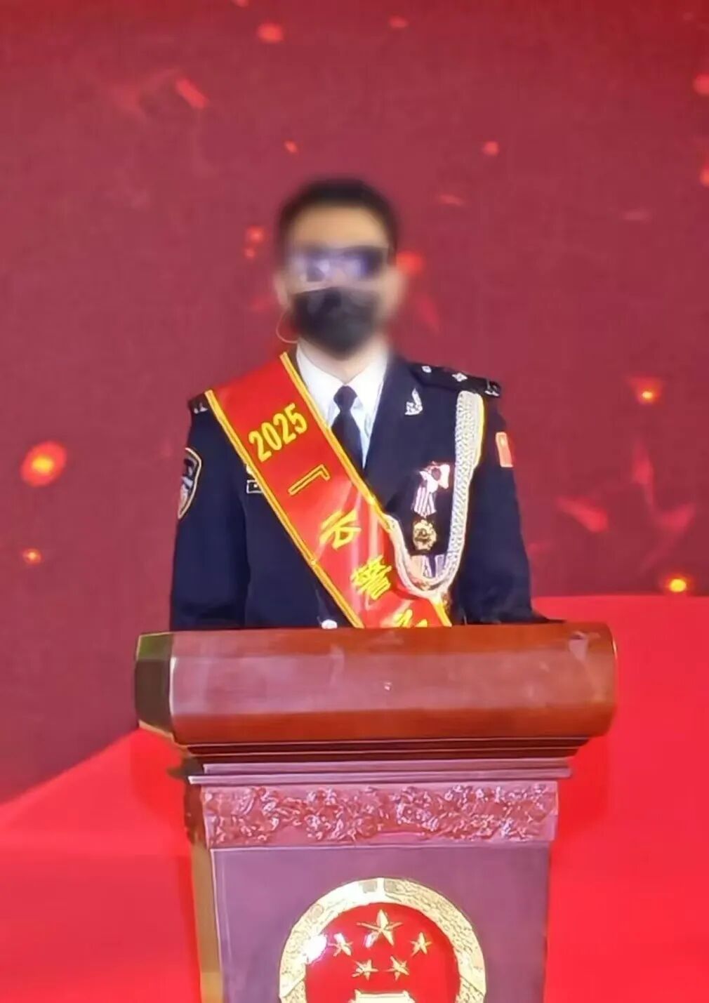 致敬！从警19年，他摧毁贩毒团伙11个，查获毒品13吨