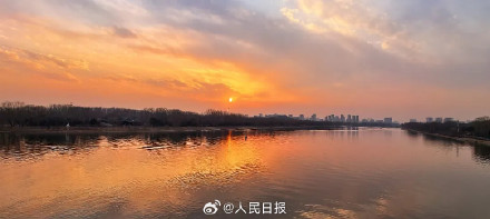 收藏美好！北京晚霞把天空染成油画