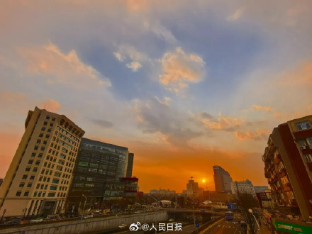 收藏美好！北京晚霞把天空染成油画
