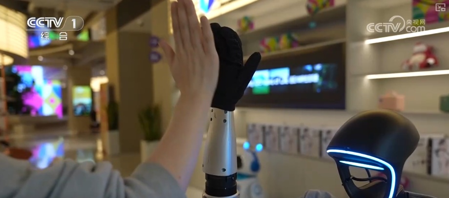 养老消费“时尚潮品”催生银发经济新蓝海 扶持再加码激发经营主体新活力