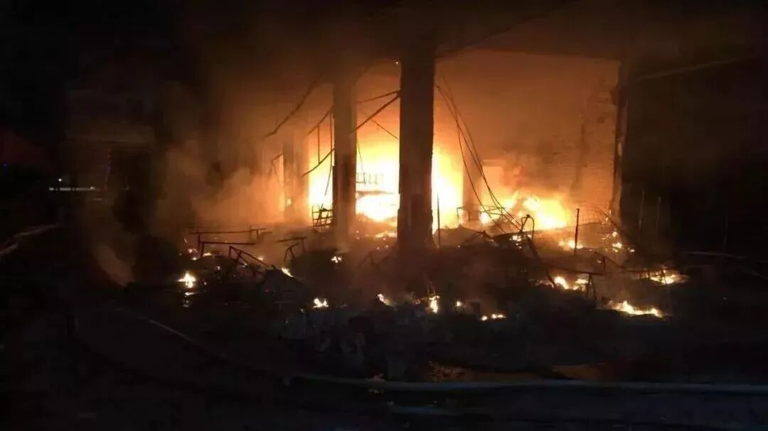 胆大！非法储存2.53吨烟花爆竹，2人被刑拘