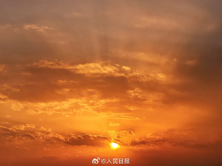 收藏美好！北京晚霞把天空染成油画