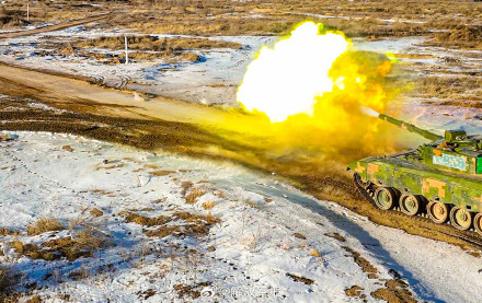 多视角直击炮弹出膛精彩瞬间