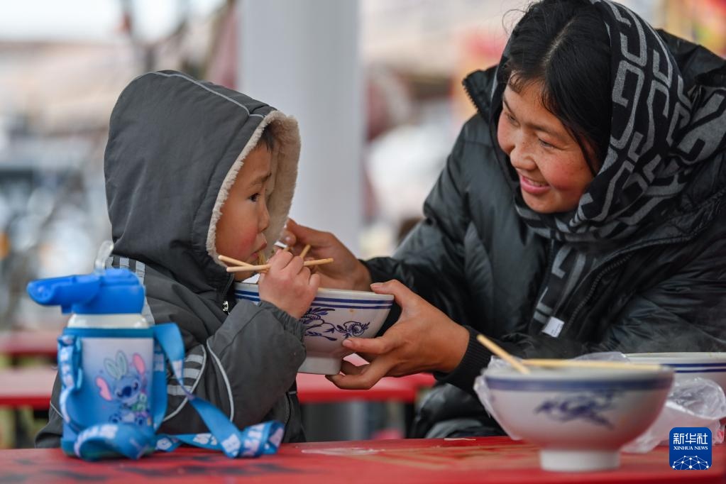 河北元氏：太行山下“赶大集”